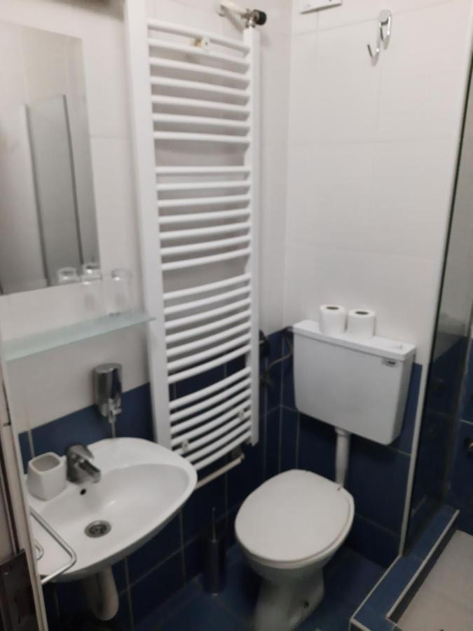 Petar Drapsin Hostel Beograd Bagian luar foto