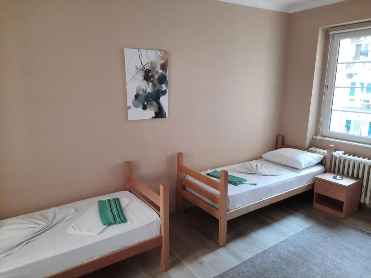 Petar Drapsin Hostel Beograd Bagian luar foto