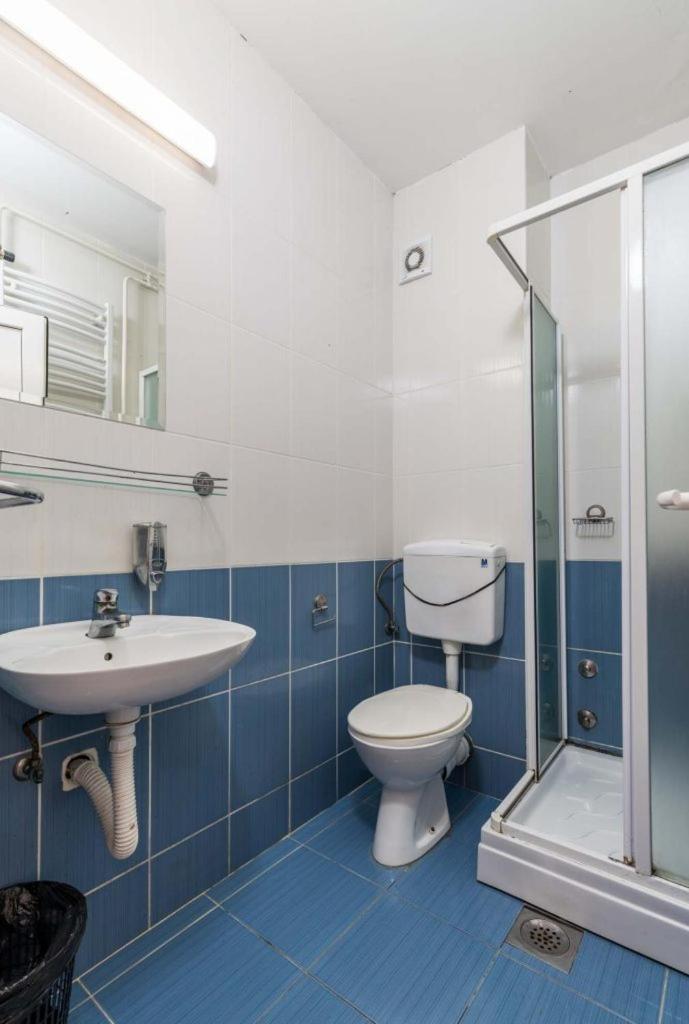 Petar Drapsin Hostel Beograd Bagian luar foto